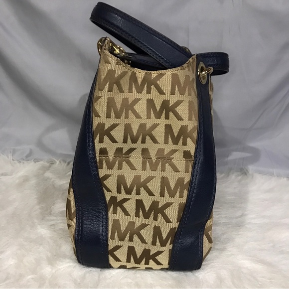 SOLD……..Michael Kors Ludlow Lrg Signature Satchel Bag Drawstring Brown Canvas - Picture 5 of 13
